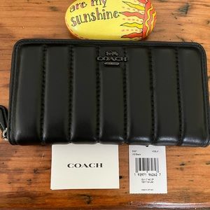 💖SOLD💖NWT Coach 5321  Quilted Accordion Zip Wallet in Black